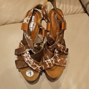 Elegant Brown and Tan Leather Sandals